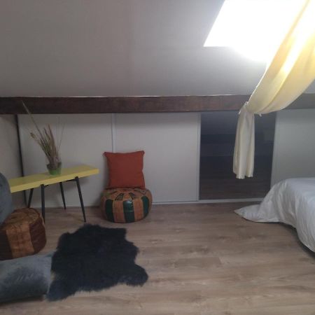 Chambre Serenity Apartman Stains Kültér fotó
